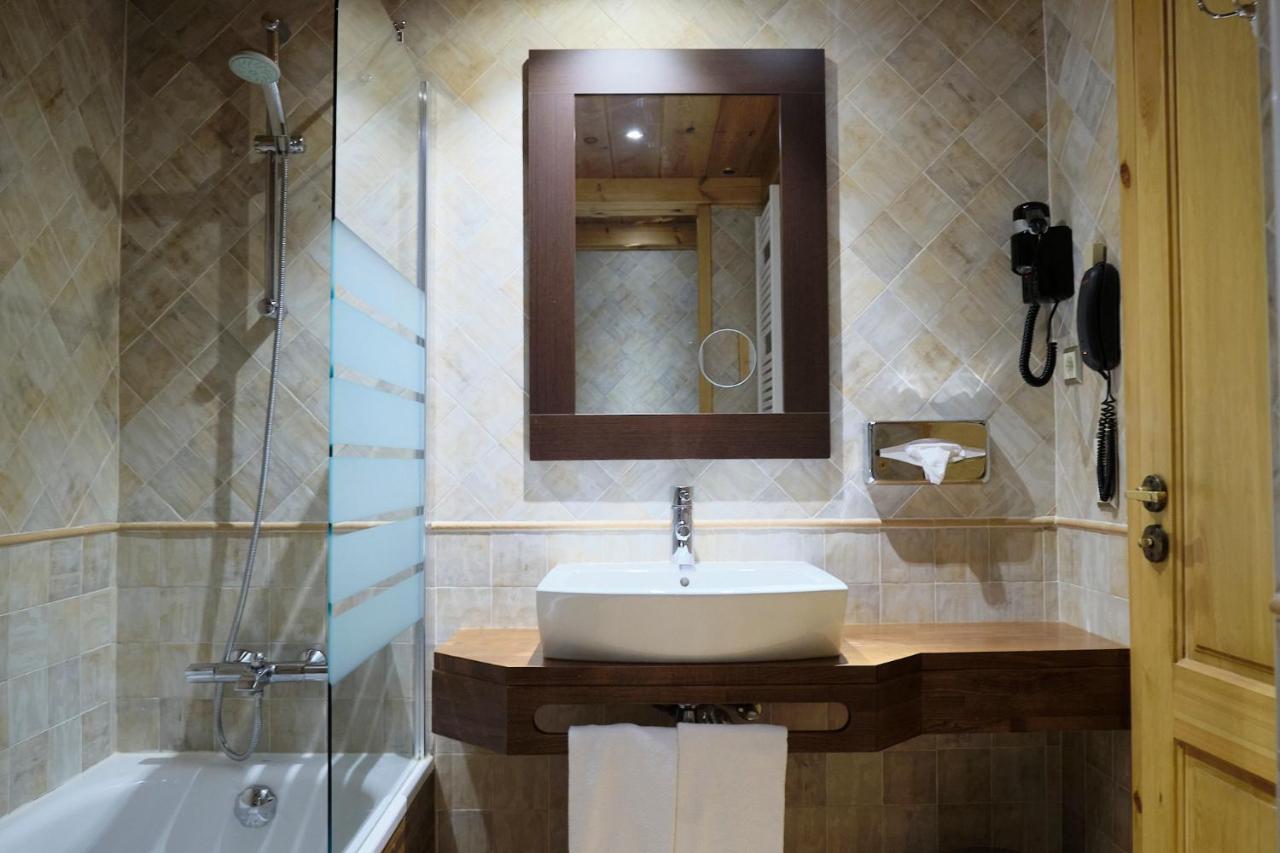 Apartaments Els Llacs Bordes d'Envalira Екстериор снимка