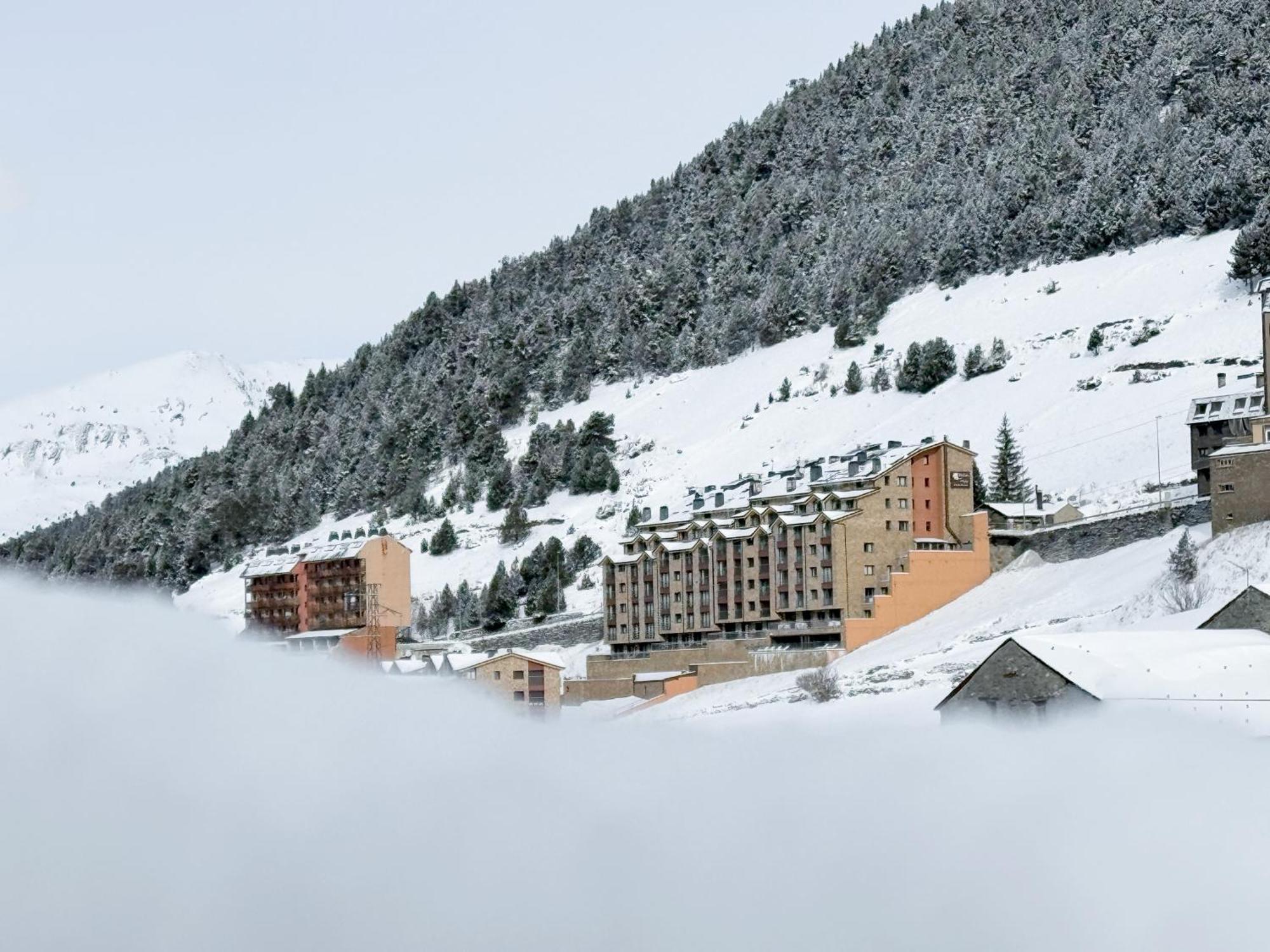 Apartaments Els Llacs Bordes d'Envalira Екстериор снимка